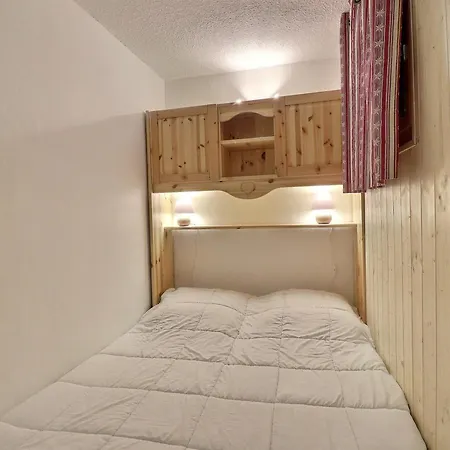 2p Avec Balcon S/e, Proche Pistes Et Commerces, Equipe - 73550 - Fr-1-182-256 *